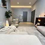 Bed & Coffee Historic Weaving Mill Apartment Oss