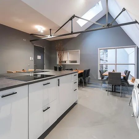 Bed & Coffee Historic Weaving Mill بيت ضيافة